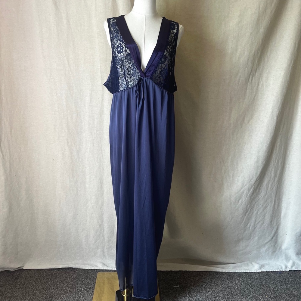 Vintage Petra Fashions 3X Navy Lace Nylon Long Nightgown Made in USA